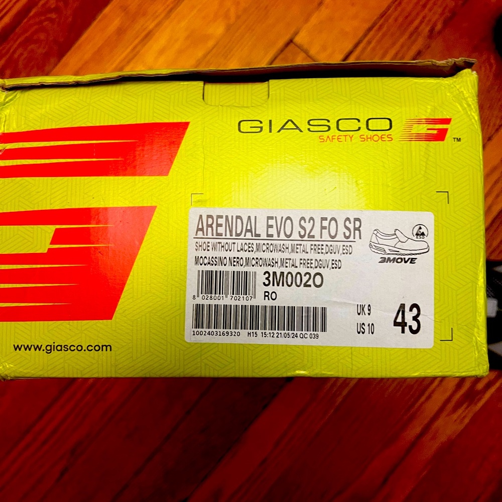 Italian Chef shoes original bought wrong size !